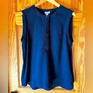 🔹Kenar Royal Blue Sleeveless Half Button Up Top